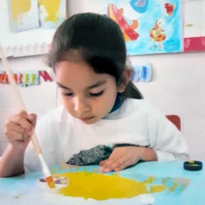 Niña dibujando